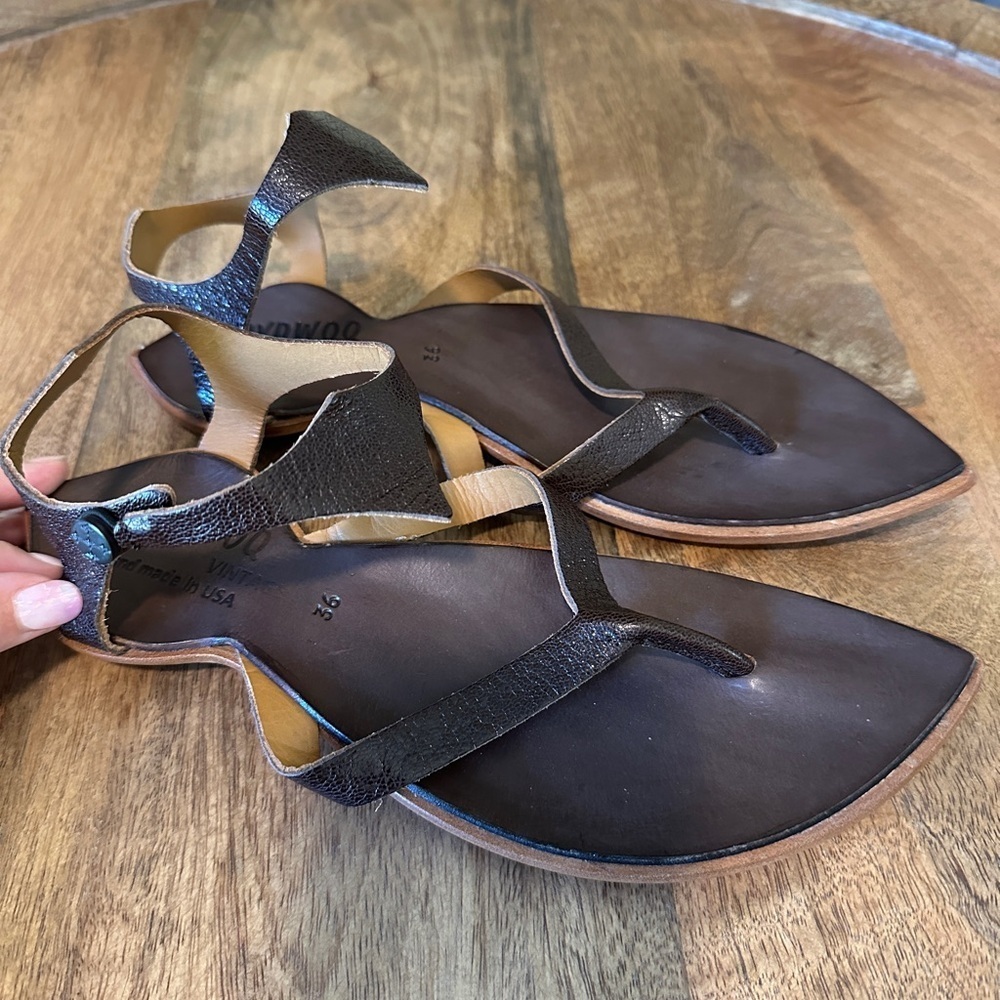 Cydwoq Womens Vintage Camp Sandals Thong Flats Leather Dark Brown Size 36 US 6